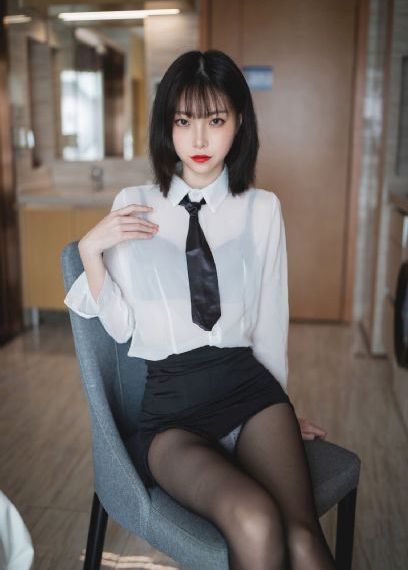 欧美妆眼影特点_1080完整视频观看